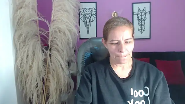 Snapshot of Milf_karlye chatting on September 10, 2:33 am Milf karlye online show from September 10, 2:33 am