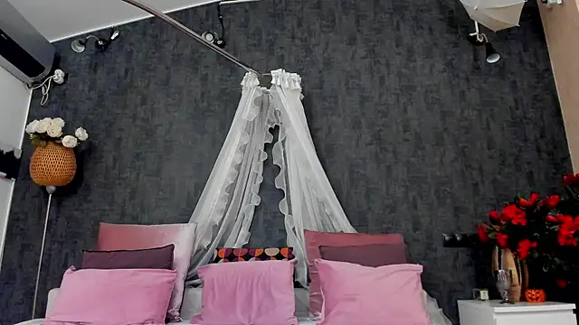 miss sophieX online show from December 23, 4:16 am