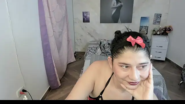 alinabozz1 online show from April 25, 10:51 pm