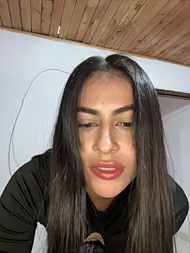 Snapshot of emilie_xx_ chatting on October 12, 10:34 pm emilie xx online show from October 12, 10:34 pm