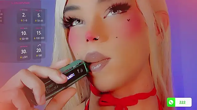 DanniLee  online show from December 13, 8:37 pm