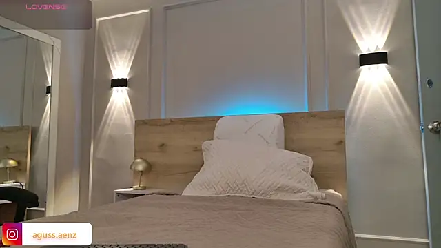 agussaenz online show from March 19, 11:31 pm