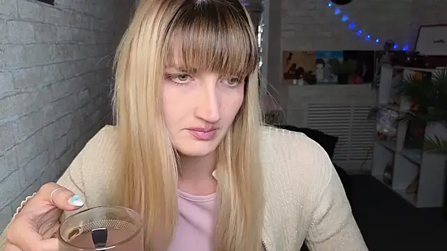 Snapshot of Nika_Kitten chatting on October 1, 4:23 pm Nika Kitten online show from October 1, 4:23 pm