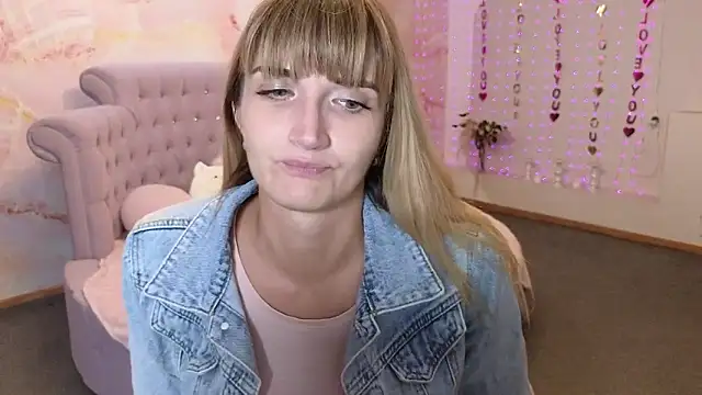 Snapshot of Nika_Kitten chatting on September 22, 4:16 pm Nika Kitten online show from September 22, 4:16 pm