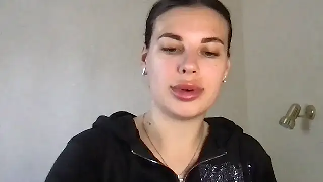 MoonriseGoddess online show from April 19, 9:53 am