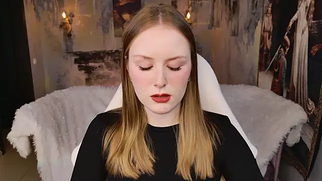 VivienLeeigh online show from March 6, 5:35 am