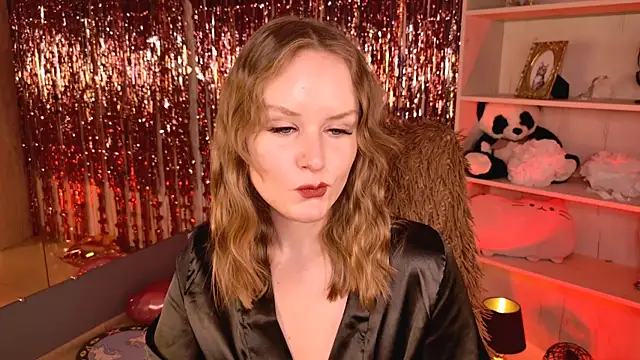 VivienLeeigh online show from June 6, 7:03 am