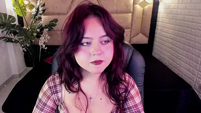 crimson tati  online show from April 23, 6:32 am