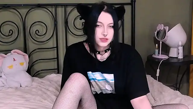 Snapshot of BlackyTea chatting on September 21, 12:09 am BlackyTea online show from September 21, 12:09 am