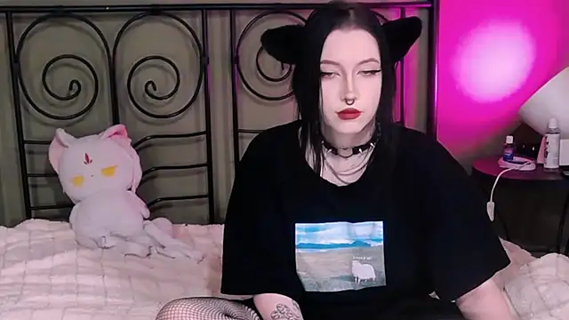 Snapshot of BlackyTea chatting on October 17, 10:02 pm BlackyTea online show from October 17, 10:02 pm