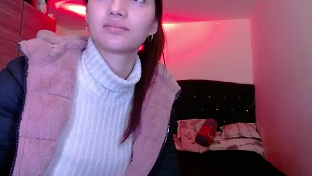 holy juli online show from June 13, 4:10 am