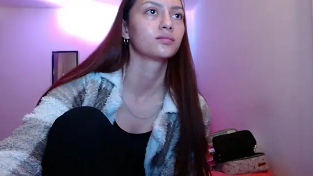 holy juli online show from April 22, 4:53 am