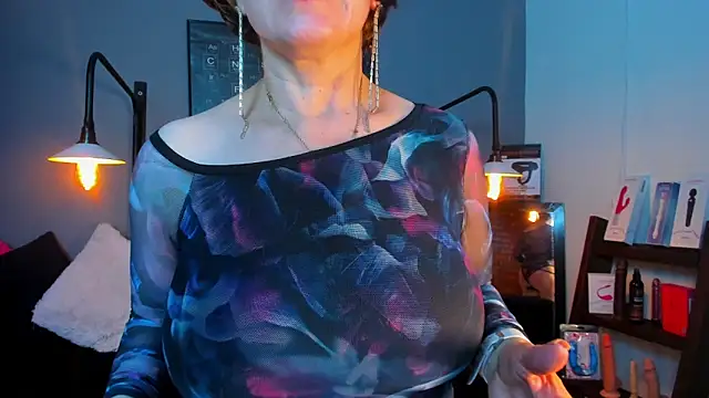 Samantha mature56 online show from April 22, 4:20 am