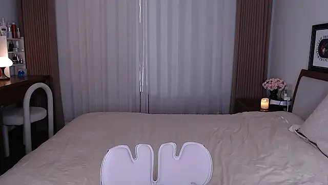 sweateanv  online show from June 16, 9:54 am