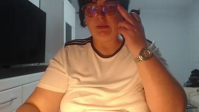 Amandamuller1982 online show from April 20, 7:17 pm