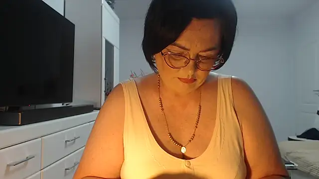 Amandamuller1982 online show from June 10, 9:02 pm