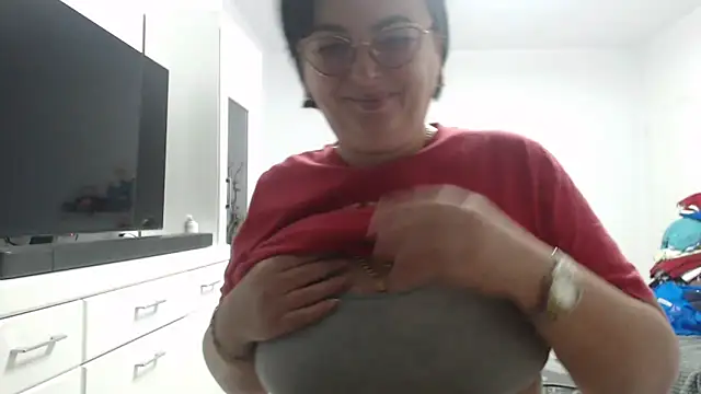 Amandamuller1982 online show from September 24, 11:15 pm