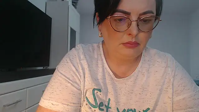 Amandamuller1982 online show from April 26, 1:42 pm