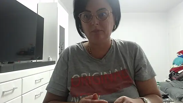 Amandamuller1982 online show from September 23, 8:29 pm