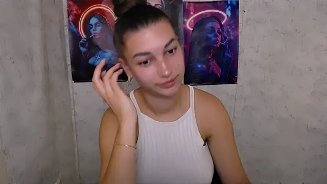 Snapshot of KarolinaRosse_ chatting on September 20, 6:34 am KarolinaRosse online show from September 20, 6:34 am