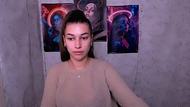 Snapshot of KarolinaRosse_ chatting on October 6, 5:02 am KarolinaRosse online show from October 6, 5:02 am
