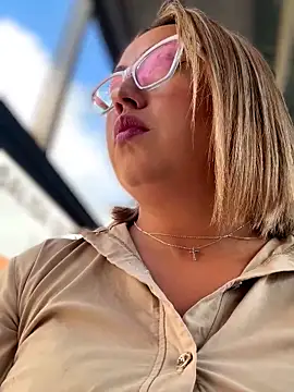VIOLETA-25  online show from June 7, 2:13 pm