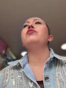 VIOLETA-25  online show from December 22, 3:37 pm