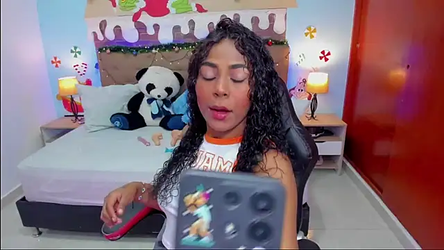 Edelaine rogers online show from December 5, 7:30 am