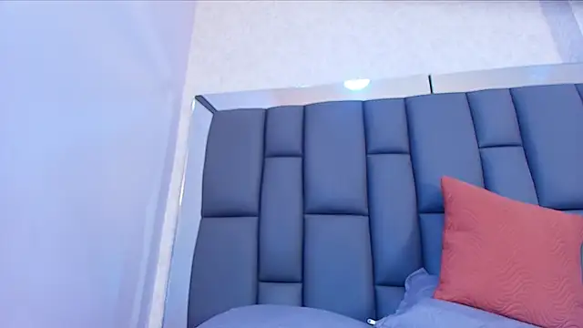 Amy wats0n online show from April 25, 7:00 pm