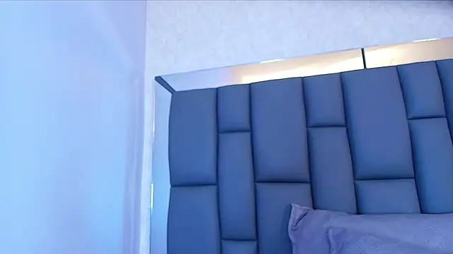 Amy wats0n online show from April 21, 7:10 pm