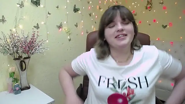 StaceyLex online show from April 23, 11:28 am