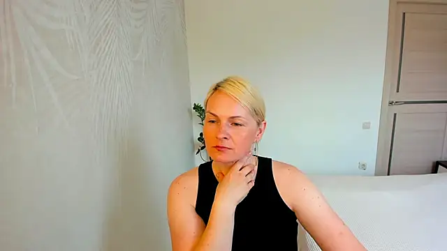 Alicee Gracee online show from May 13, 10:10 am