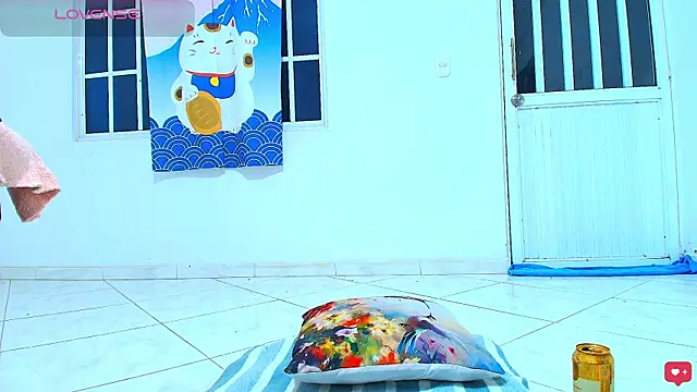  im Eva  online show from April 16, 11:29 pm