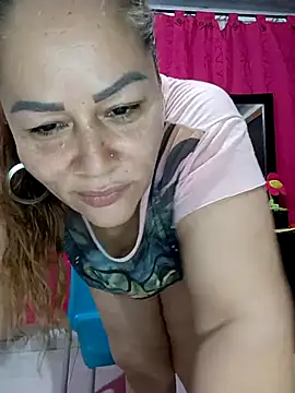 Snapshot of SluttyMilf79 chatting on September 23, 6:11 am SluttyMilf79 online show from September 23, 6:11 am