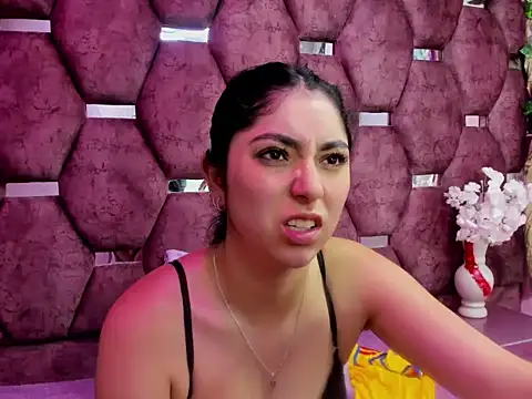 Lucy Anall  online show from June 18, 12:23 am