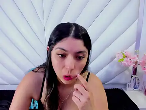 Lucy Anall  online show from June 10, 11:03 pm