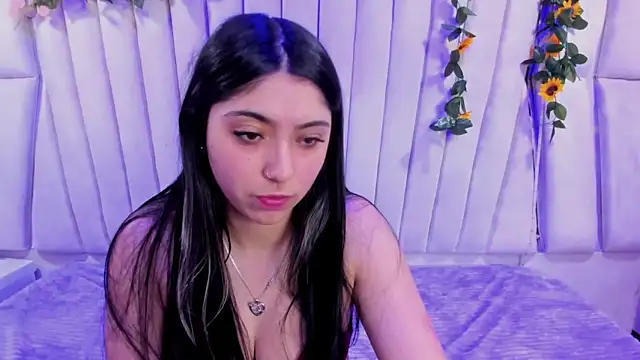 Lucy Anall  online show from October 20, 8:45 pm