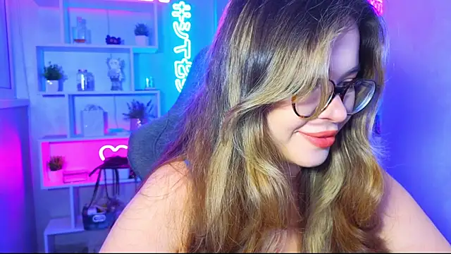 Snapshot of CutiePie3 chatting on October 5, 5:29 pm CutiePie3 online show from October 5, 5:29 pm