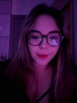 Snapshot of CutiePie3 chatting on October 3, 8:47 pm CutiePie3 online show from October 3, 8:47 pm