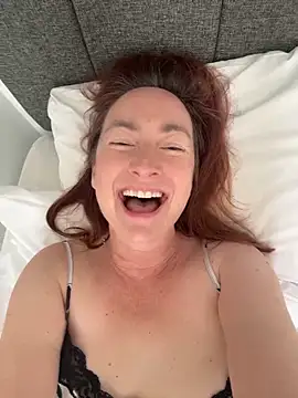 LouiseTswing online show from June 11, 3:31 pm
