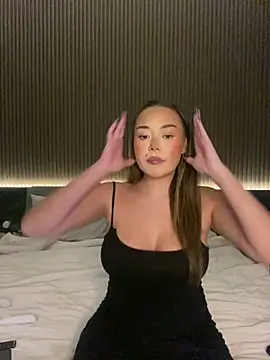 mayakitsune69 online show from April 30, 9:25 am