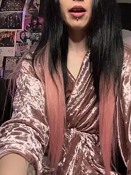 MissMidnightUK online show from April 24, 12:02 am