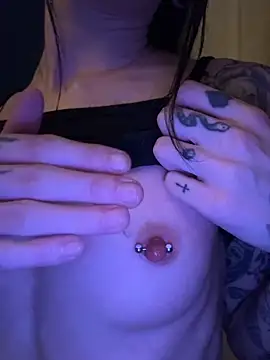 MissMidnightUK online show from March 14, 12:33 am