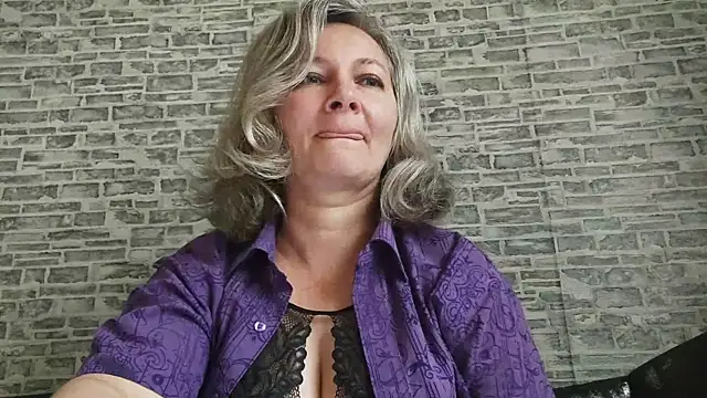 EdithManning online show from September 22, 5:39 am