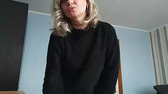 EdithManning online show from April 26, 1:53 pm