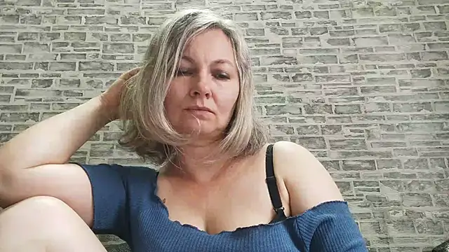 EdithManning online show from September 18, 6:12 am