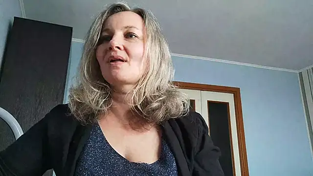 EdithManning online show from March 13, 1:45 pm