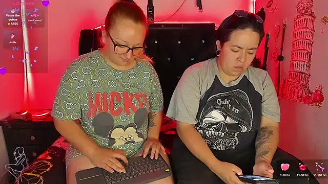 katieeandsharonn online show from April 19, 6:10 pm