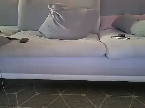 Snapshot of Laure11 chatting on October 16, 4:53 pm Laure11 online show from October 16, 4:53 pm