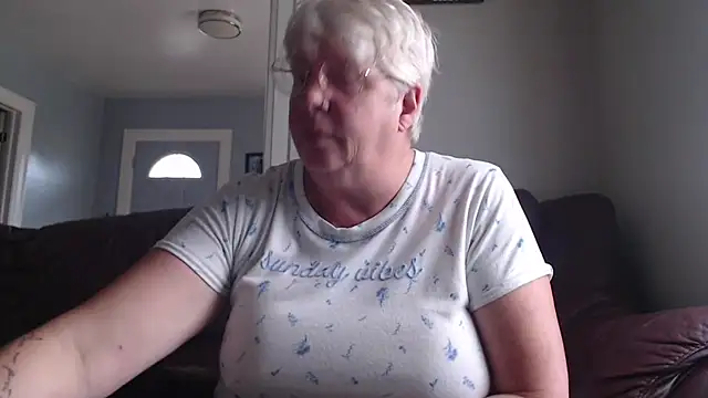 Snapshot of canadiancougar1965 chatting on October 17, 2:20 pm canadiancougar1965 online show from October 17, 2:20 pm